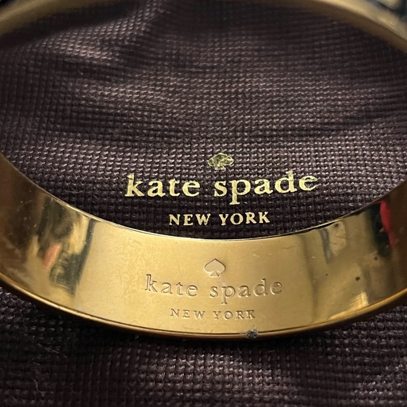 Kate Spade ♠️ “Play Hooky”. “For the fun of it” idiom enamel bangle bracelet - Picture 5 of 7